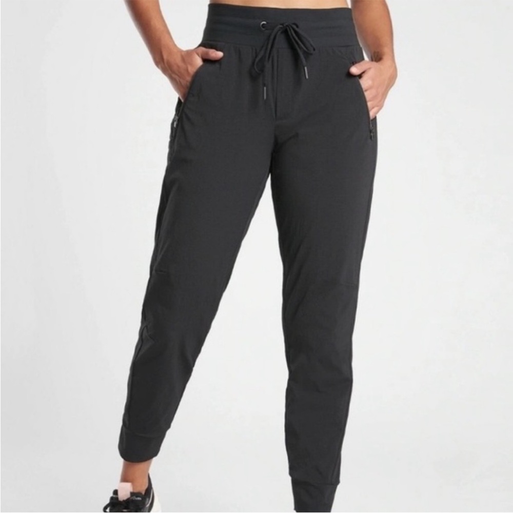 Athleta Trekkie North Jogger Pants in Black